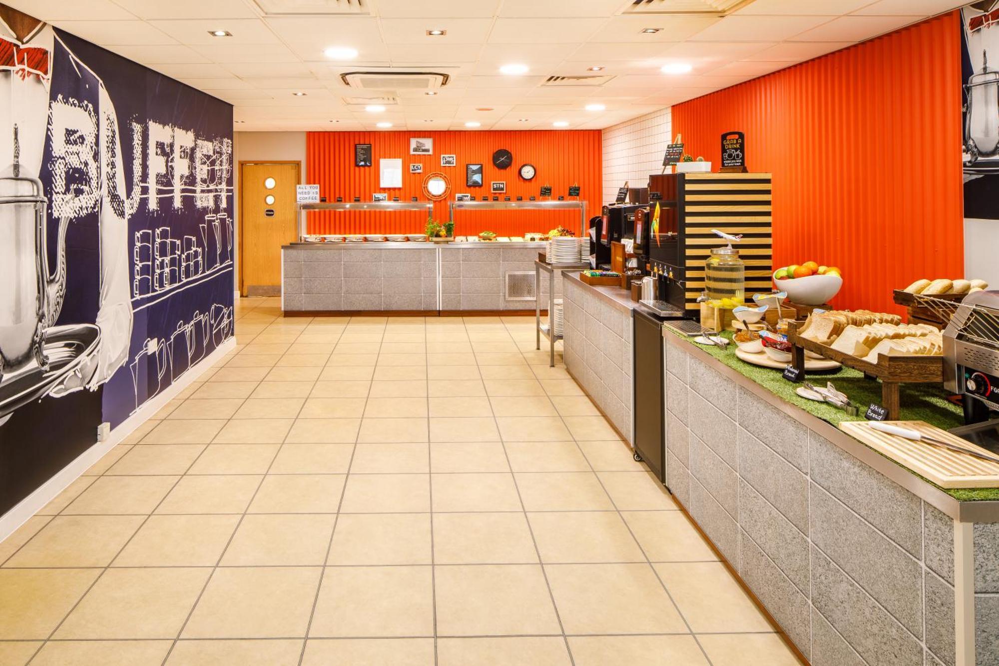 Ibis Budget London Heathrow Central Hounslow Eksteriør bilde