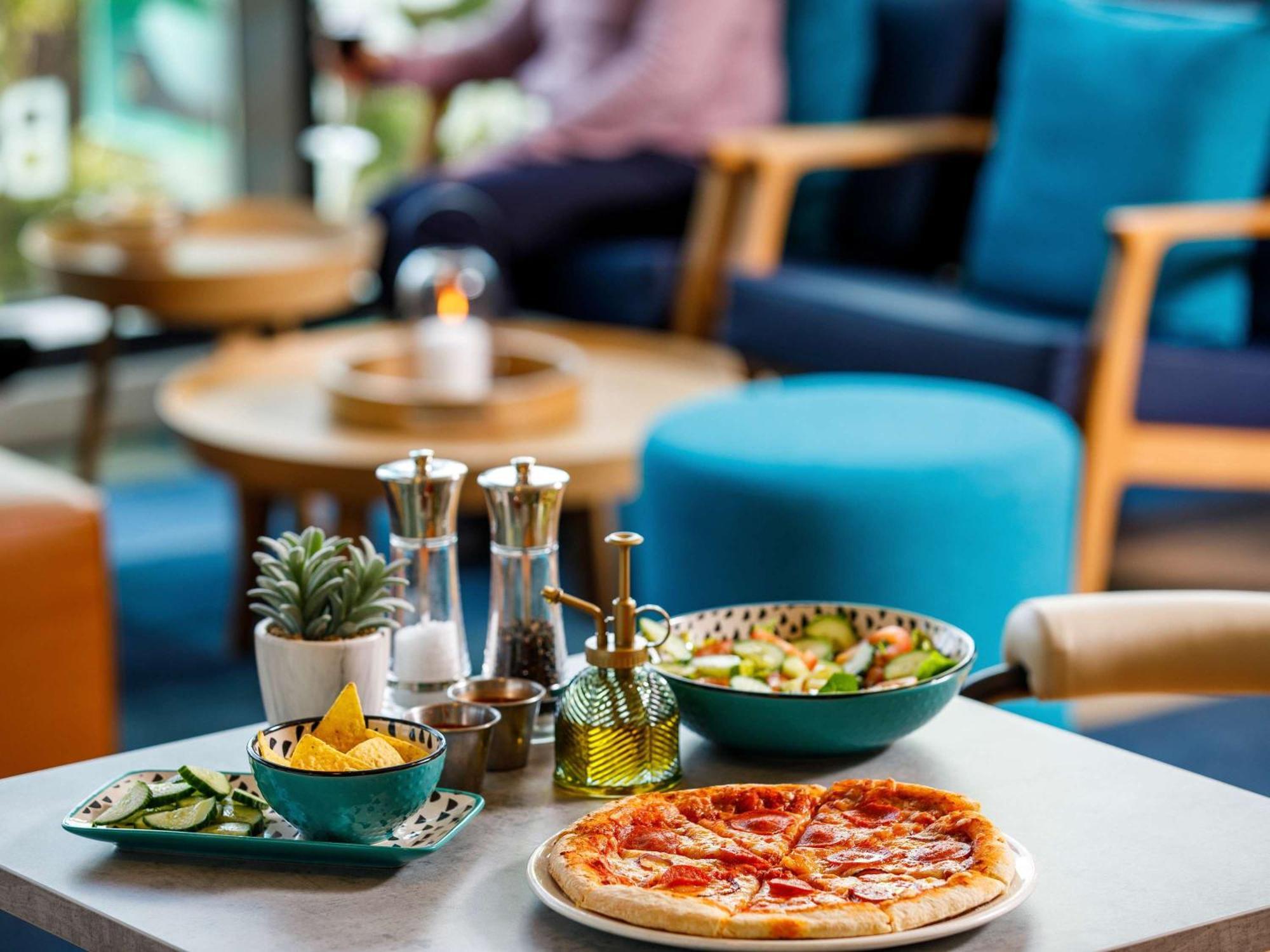 Ibis Budget London Heathrow Central Hounslow Eksteriør bilde